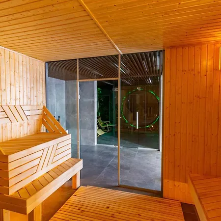 Marion Spa: Mountain View Retreat With Wellness Facilities 4*