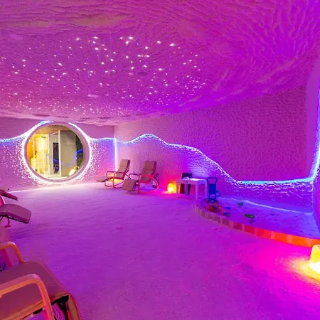Marion Spa: Mountain View Retreat With Wellness Facilities Hotel 4*