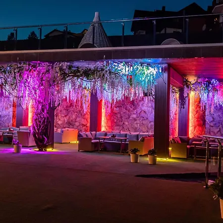 Marion & - Renovation - Rooms, Area, Swimming Pool, Reception, Restaurant, Lounge Bar, Hookah Bar, Children's Room, Parking, And Breakfast Included In The Price Μπούκοβελ