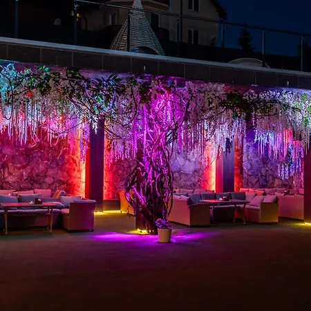 Marion & - Renovation - Rooms, Area, Swimming Pool, Reception, Restaurant, Lounge Bar, Hookah Bar, Children's Room, Parking, And Breakfast Included In The Price Μπούκοβελ