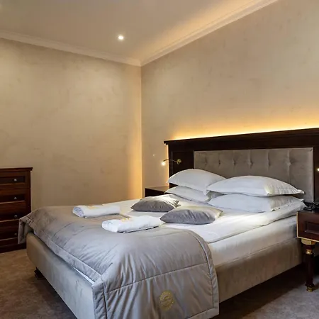Marion & - Renovation - Rooms, Area, Swimming Pool, Reception, Restaurant, Lounge Bar, Hookah Bar, Children's Room, Parking, And Breakfast Included In The Price 4* Μπούκοβελ